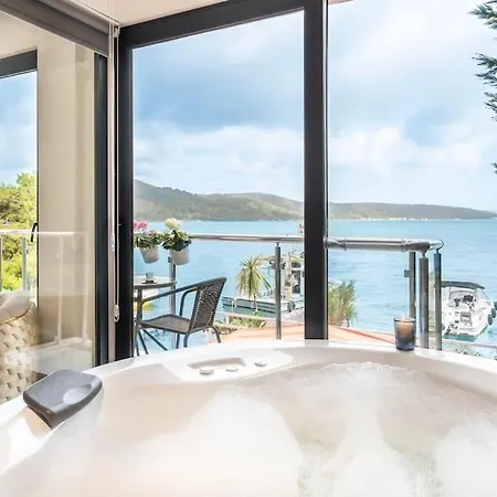 Magnificent Mansion W/view Bosphorus&jacuzzi *