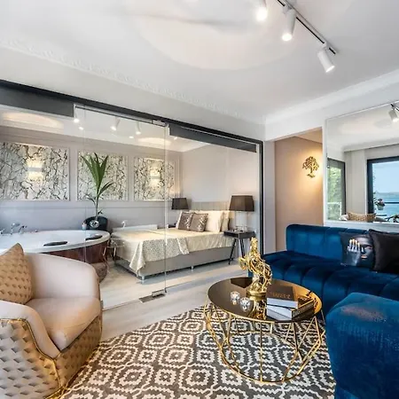 Magnificent Mansion W/view Bosphorus&jacuzzi דירה איסטמבול